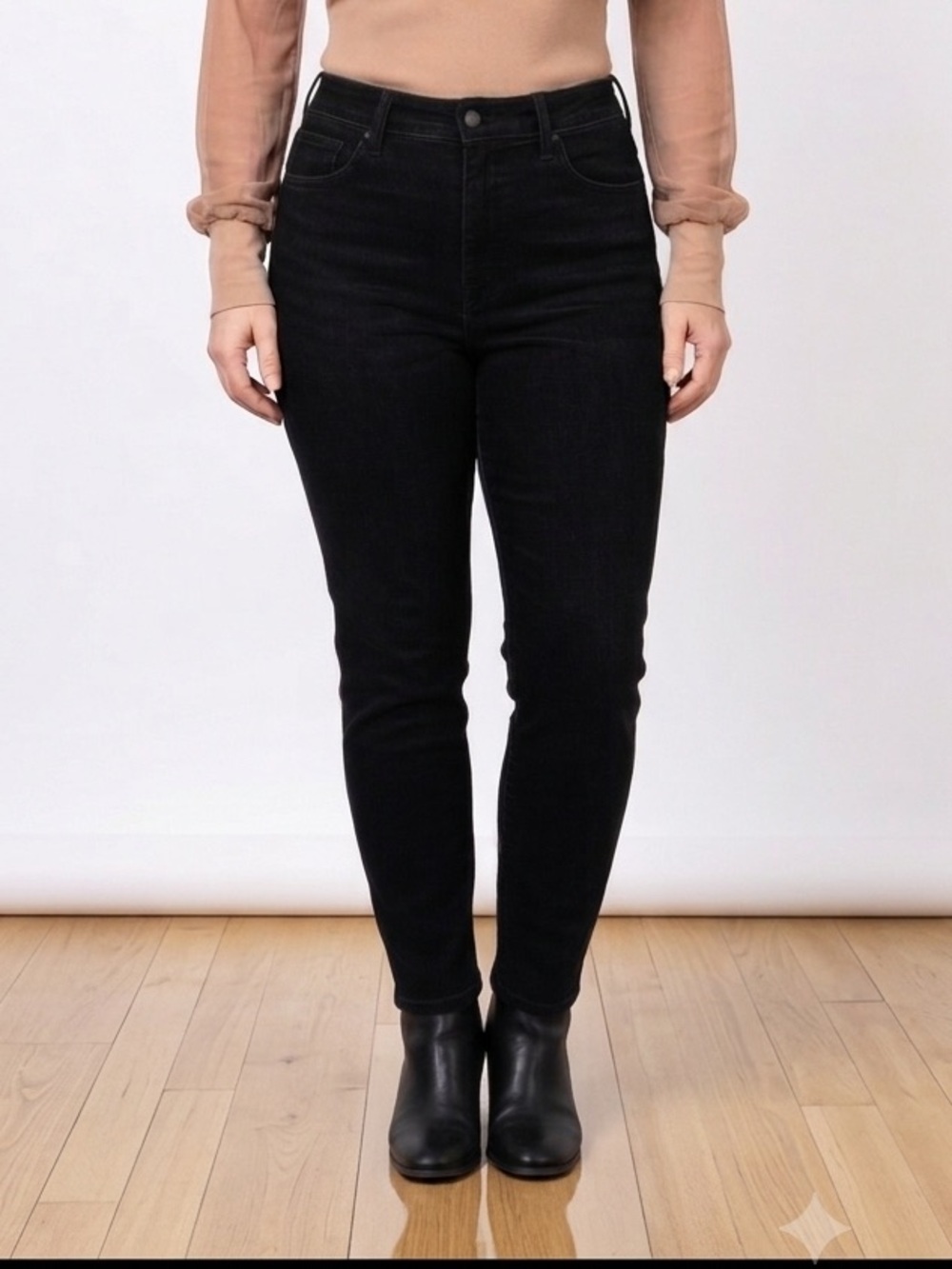 Club Monaco Black Corduroy Pants Trousers Size 4 Cropped Slim Fit